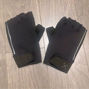 Lululemon License to Train Training Gloves